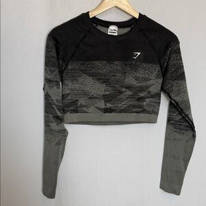 Gymshark Women's Adapt Ombre Crop Top Size Large Black Grey Long Sleeve
